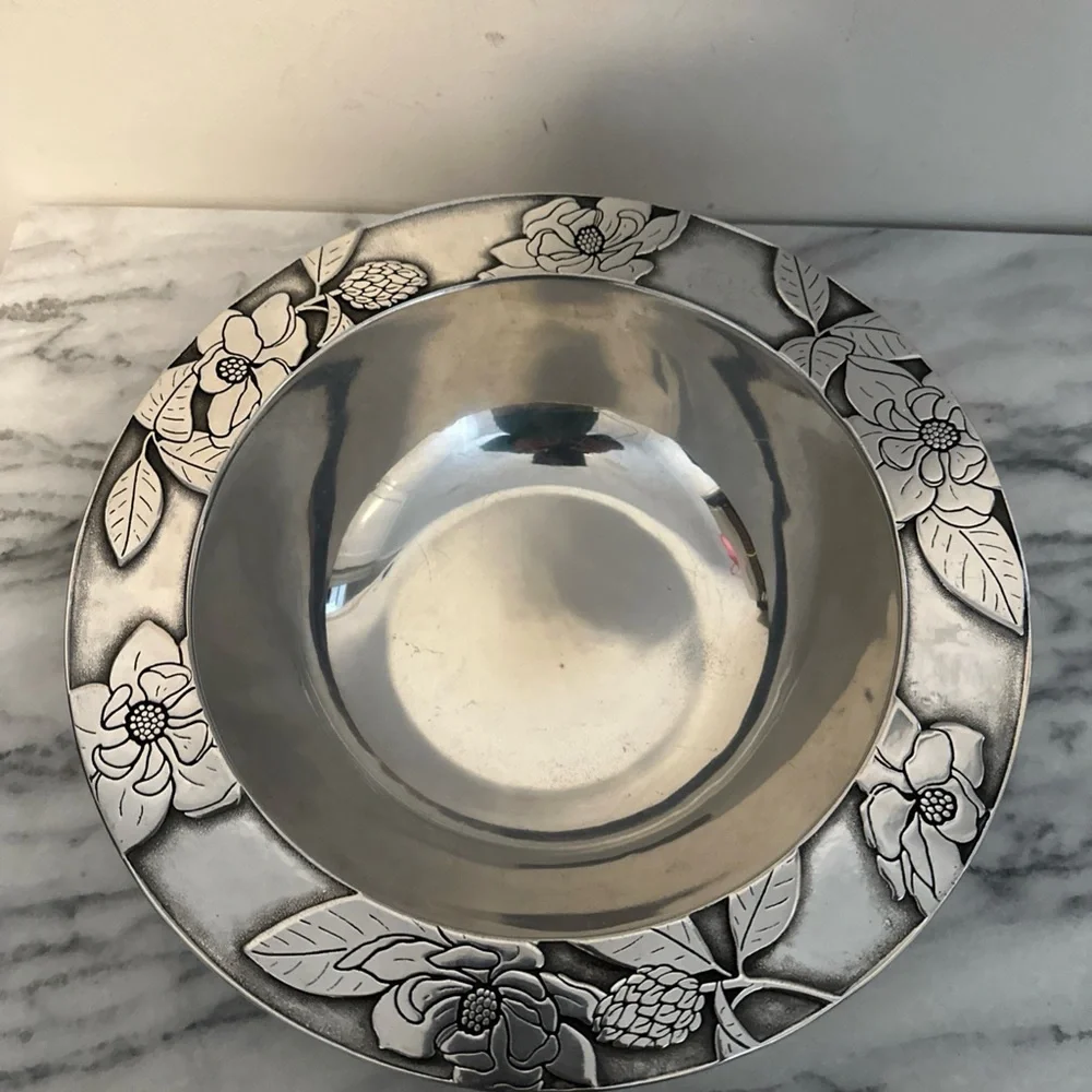 Wilton Armetale magnolia Silver Serving Bowl 12.5D